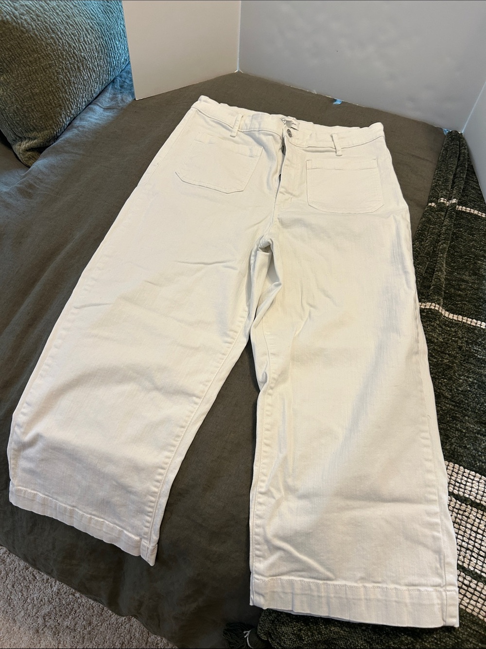 Jessica Simpson, Wide Leg White Pants